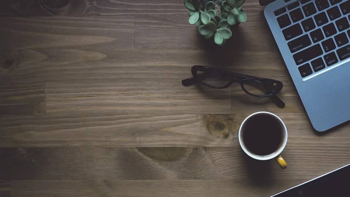 Cómo cambiar servidores DNS en macOS y Windows