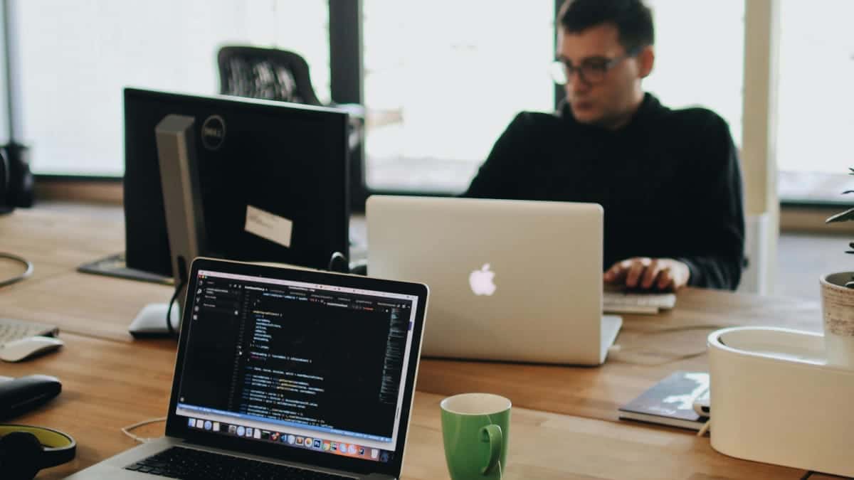 Cómo cortar y pegar archivos en Mac: Guía rápida