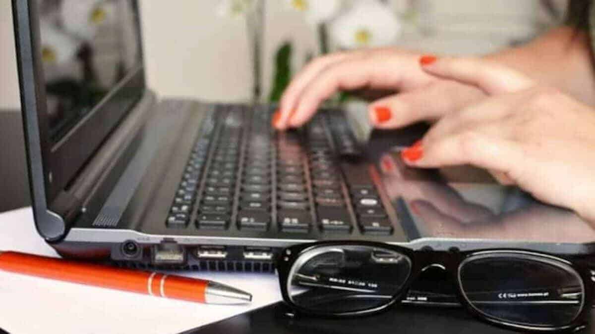Cómo supervisar aplicaciones activas en segundo plano en Windows 10 y 11